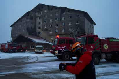 Denuncian la falta de medidas antiincendios en el hotel turco donde han muerto 76 personas