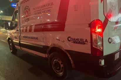 Camión de transporte de personal impacta ambulancia en Ramos Arizpe