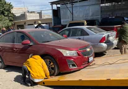 Aseguran vehículos con placas sobrepuestas durante operativos en yonkes de la Laguna de Durango