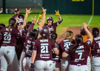 La novena Guinda logró ganar por primera vez en su historia dentro de la Liga Mexicana de Softbol. (Especial)