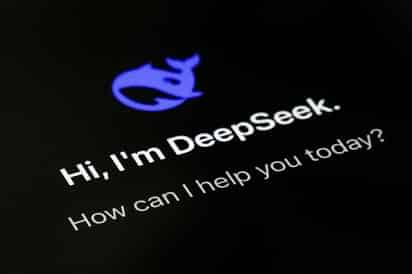 DeepSeek tunde a OpenAI con memes