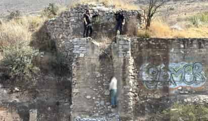 Encuentran a hombre colgado en las faldas de la Sierra de Zapalinamé