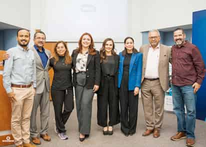 Presidente saliente Isaac Montoya Hernández y la presidenta entrante Dra. Verónica Fernández Mena.