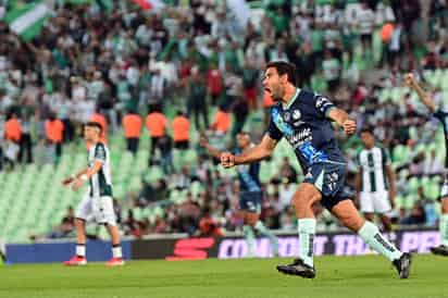 El mediocampista Pablo González entró de cambio al 62' y 10 minutos más tarde fue el encargado de cerrar la cuenta en favor de los poblanos con una soberbia definición de pierna derecha, misma que se clavó en el ángulo superior izquierdo del arco lagunero.