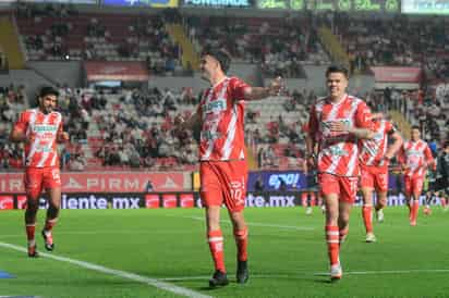 La escuadra hidrocálida, que batalló para quedarse con los tres puntos en casa, se impuso gracias a los goles de José Paradela y dos de Diber Cambindo.