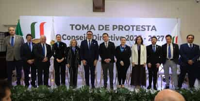 La ceremonia, llevada a cabo en el auditorio del colegio, invistió a los miembros que durante dos años
estarán al frente.