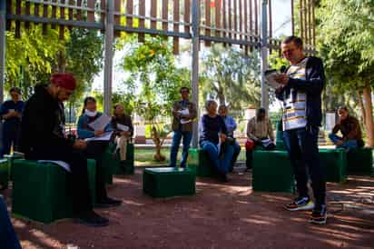 Lectura en el Bosque Venustiano Carranza. 