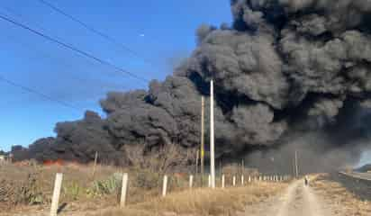 Se registra fuerte incendio al poniente de Saltillo