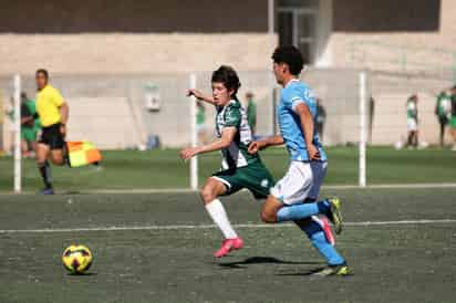 La categoría Sub-19 del conjunto lagunero, se impuso por la mínima diferencia a los cementeros, en las canchas alternas del TSM. (Club Santos)