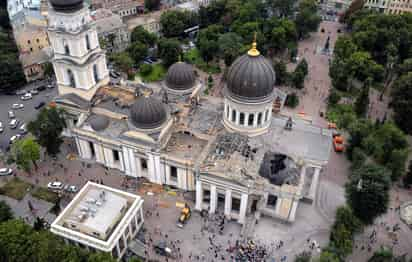 Vista aérea de la Catedral de la Transfiguración en Odesa tras un bombardeo ruso. Foto: Reuters