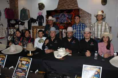 Vaqueros retarán a Charros en montas de rodeo