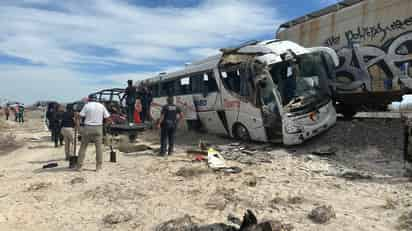 Sigue prófugo chofer del autobús de turismo involucrado en accidente con el ferrocarril