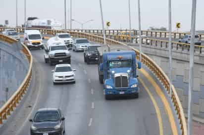 Autoridades de Torreón se reunieron con la Cámara Nacional de Autotransportes de Carga para
dar a conocer el regreso de los horarios de restricción.