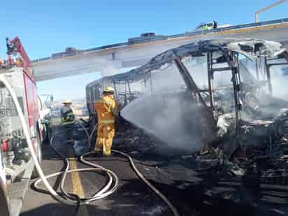 Al menos 12 fallecidos y 12 lesionados en choque sobre la autopista Gómez Palacio-Durango