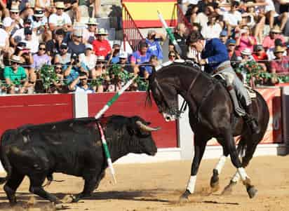 El rejoneador tuvo una espectacular actuación en la Feria de Autlán, Jalisco, en el marco de la despedida de su padre Pablo. (Cortesía)