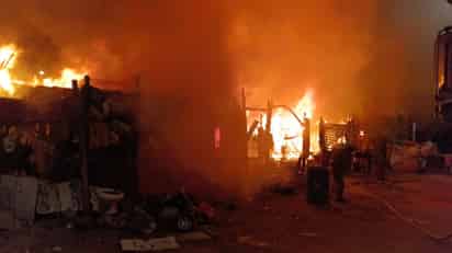 Se incendia domicilio con una tiendita aledaña en el fraccionamiento San Alberto de Gómez Palacio