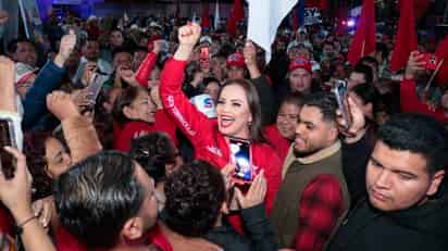 Susy Torrecillas inicia su campaña política en los primeros minutos de este miércoles
