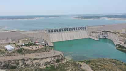 Acuerdan Federación y Coahuila suspender extracción de agua de la presa La Amistad en Acuña