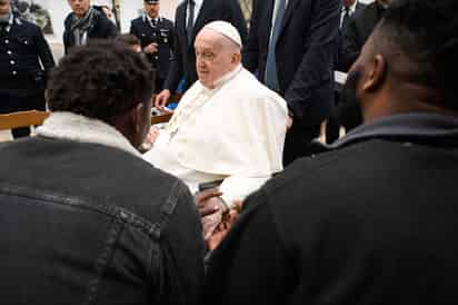 Papa Francisco llama a cese al fuego en Gaza y freno a carrera de rearme