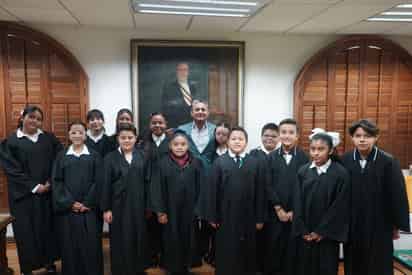 Niñas y niños son magistrados por un día en el Poder Judicial del Estado de Coahuila