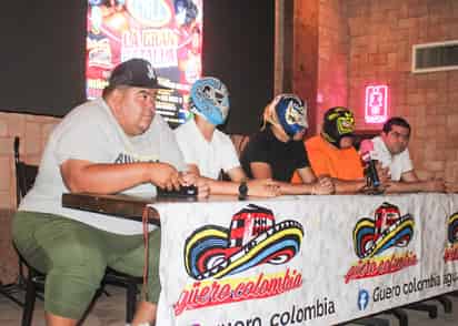 El monumental Tackle junior estará en la primera lucha, junto a Dany
Phantom, contra Imperio Negro e Imperio Negro junior. (Especial)