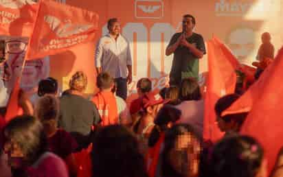 Omar Castañeda y Jorge Álvarez Máynez conquistan Chapala, celebran a los niños