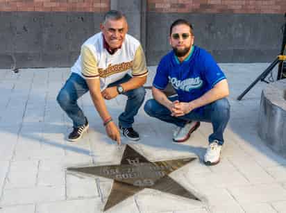 La estrella con el nombre de Don Pepe 'Zacatillo' Guerrero Cano, y el número 49, ya luce en el Paseo de las Leyendas.