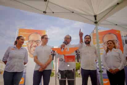 Omar Castañeda propone un Sistema Municipal de Cuidados en Gómez Palacio para adultos mayores y niños