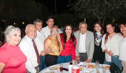 Susy Torrecillas sostiene encuentro con casi mil maestros
