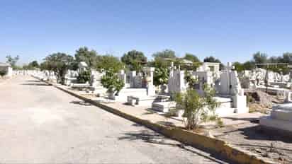 Preparan panteones de Gómez Palacio para visitas en Día de las Madres
