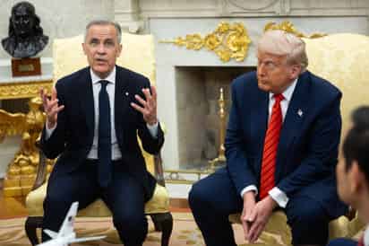 Donald Trump llama a renegociar T-MEC en encuentro con primer ministro de Canadá
