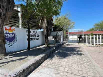 Exigen reubicación inmediata de la Escuela Normal de Monclova por riesgo estructural