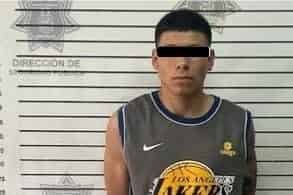 Detienen a un masculino por robo con violencia en Saltillo