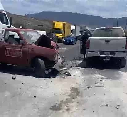 Tres personas lesionadas tras fuerte impacto en Arteaga
