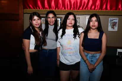 Divany Campos, Oralia Campos, Elvi Mata y Sarahí Mata.