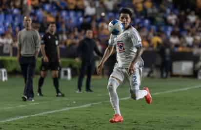 El Cruz Azul junto al lateral lagunero Jorge Sánchez, buscará este jueves dar el primer paso en la liguilla del Clausura 2025 en el Bajío ante el León.