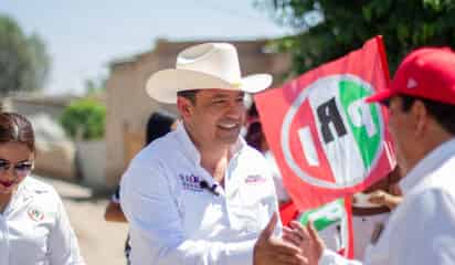 Ambulancias y obras llegarán al sector rural de Gómez Palacio: Raúl Meraz