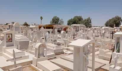 Se hizo limpieza al interior del Panteón Municipal de San Pedro por el Día de las Madres