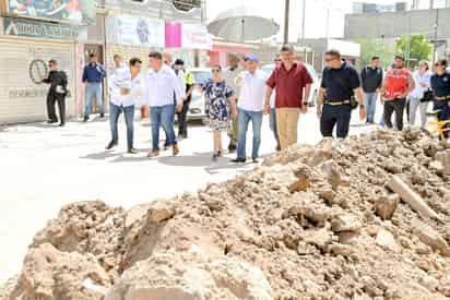 Alcaldesa de Gómez Palacio realiza supervisión de obras de drenaje y pavimentación