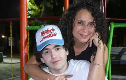 Maestra. Martha Eugenia Chávez fue madre a los 30 años de edad y supo combinar su maternidad con el teatro.