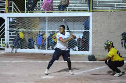 Los cañonazos siguen tronando en este circuito que se juega entre semana por las noches. (Especial)