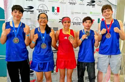 Los cinco medallistas en diferentes categorías y ambas ramas, le dieron
grandes satisfacciones a Durango en el Festival Olímpico de Boxeo. (IED)