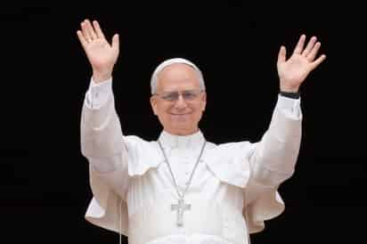 'Nunca más la guerra', clama el papa León XIV al dirigir rezo en plaza de San Pedro, pide por Gaza y Ucrania