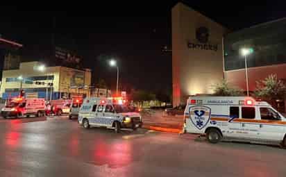 Ebrio al volante niega el paso a ambulancia en servicio y terminan por chocar