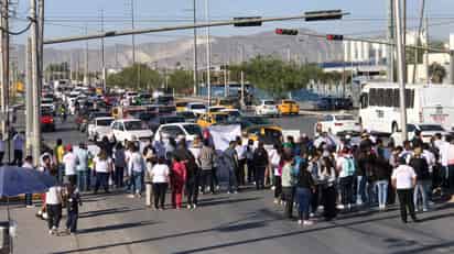 ¡No dan solución! Otra vez realizan bloqueo en Torreón por disputa de terrenos del Cetis No. 83 y Cecati No. 85