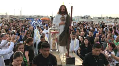 Cientos de laguneros reciben las reliquias de San Judas Tadeo en el TSM de Torreón