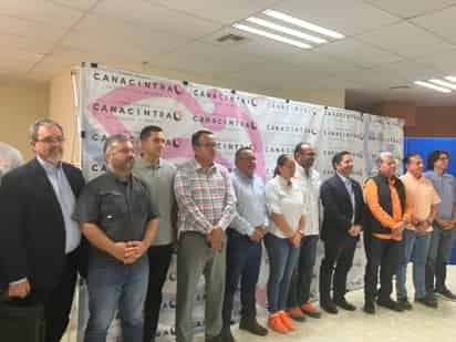 '¿Por qué aceptamos mugreros de obras?' cuestiona empresario gomezpalatino en encuentro con Omar Castañeda