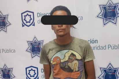 Policías de Torreón detienen a sujeto por posesión de narcóticos