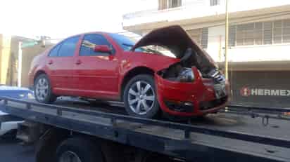Hombre de la tercera edad resulta lesionado en choque entre dos vehículos en el Centro de Torreón