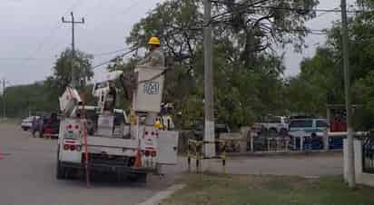 Tormenta eléctrica deja sin energía ni agua varias colonias de Piedras Negras